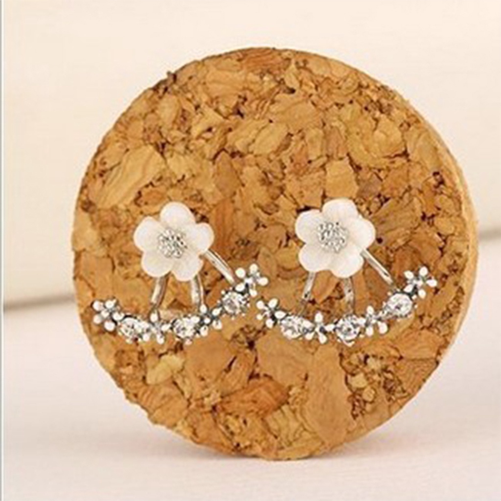 Khuyên tai hoa cúc đính đá xinh xắn dành cho nữ