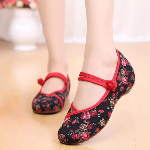 Giày vải hoa QC