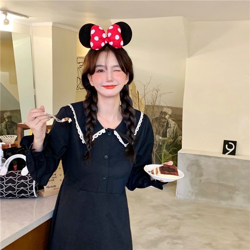 VIBED Đầm xoè gân cổ sen viền ren nút ngọc