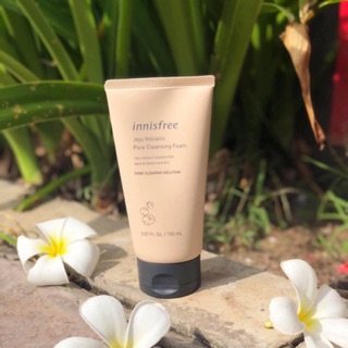 Sữa rữa mặt tro núi lửa innisfree