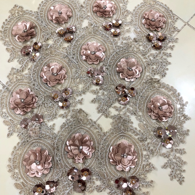 Combo 12 chiếc ren mặt nguyệt có kim sa như hình