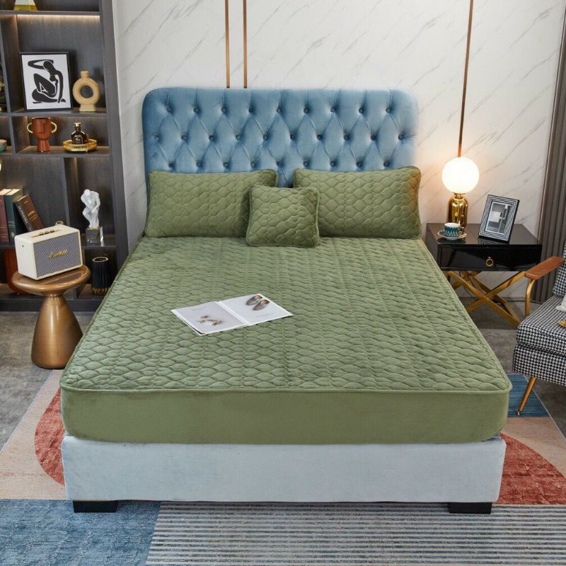 THẢM BỌC ĐỆM NỈ NHUNG TRẦN TIM TẶNG KÈM HAI VỎ GỐI NẰM VÀ 1 GỐI TỰA KÈM RUỘT