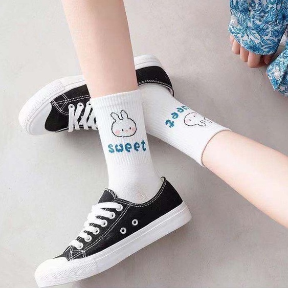 Tất cổ cao màu trắng hình gấu dễ thương đáng yêu phối sneaker phong cách Hàn Quốc LUCIA SISTER T09