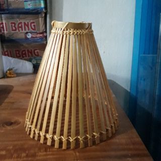 Đèn nơm tre