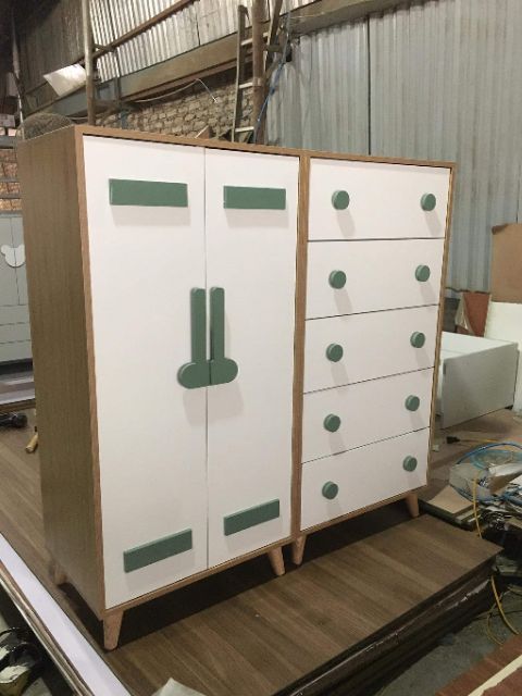 Tủ áo trẻ em chất liệu gỗ công nghiệp