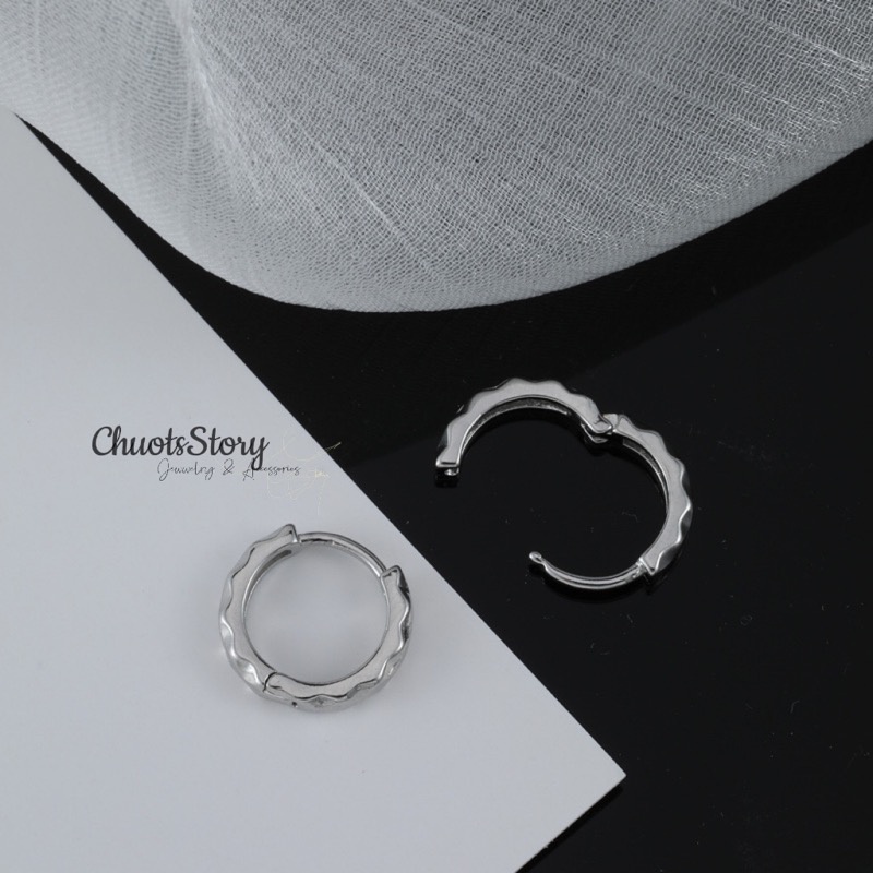 Khuyên tai nam nữ hoạ tiết vát kim cương cá tính, bông tai titan thời trang unisex - KTU0001 - ChuotsStory