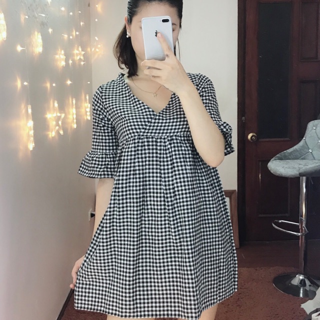 Váy suông kẻ