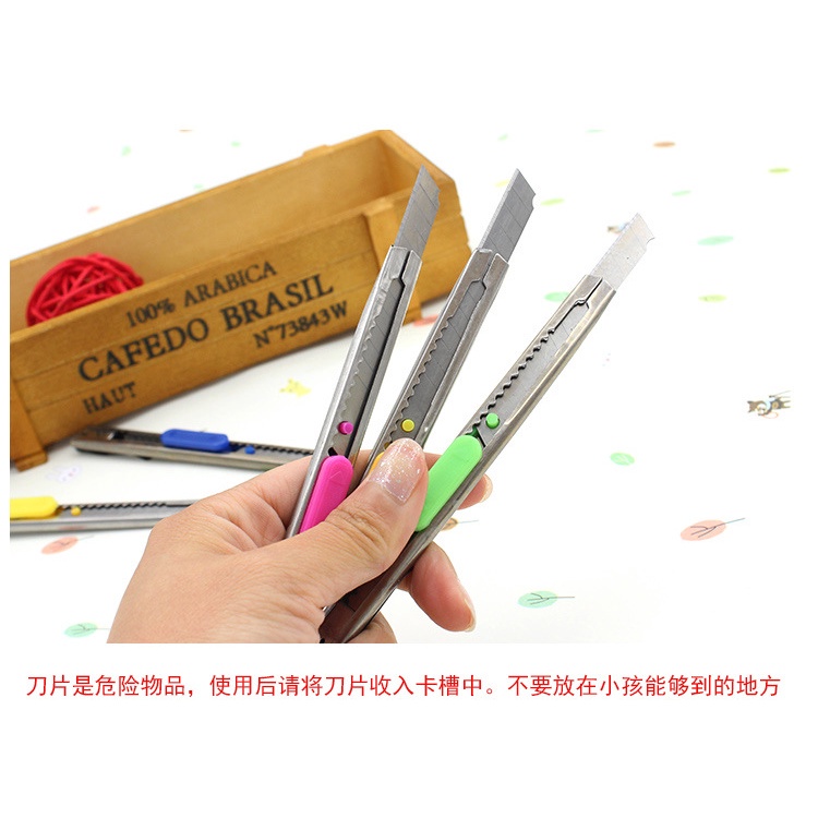 Dao rọc giấy mini nhỏ gọn dùng cho văn phòng, đóng hàng online, dụng cụ học tập