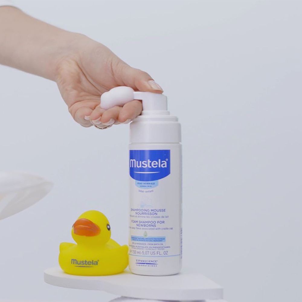 Mustela Dầu gội tạo bọt cho trẻ sơ sinh siêu nhẹ nhàng Foam Shampoo For Newborns 150ml