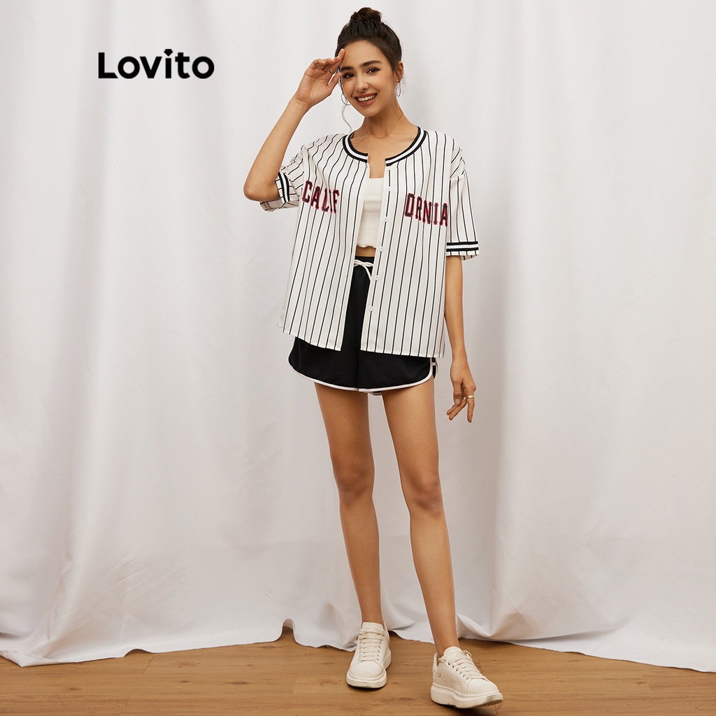 Áo kiểu Lovito viền tương phản kẻ sọc cổ bóng rổ in chữ cái phong cách đi học L19D071 (Màu trắng)