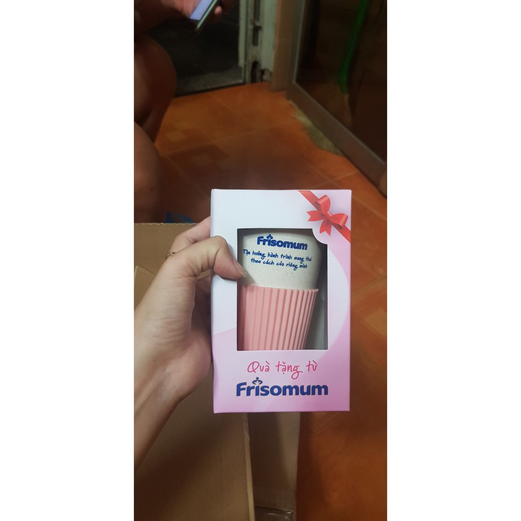 LY NHỰA LÚA MẠCH QUÀ TẶNG TỪ SỮA FRISOMUM