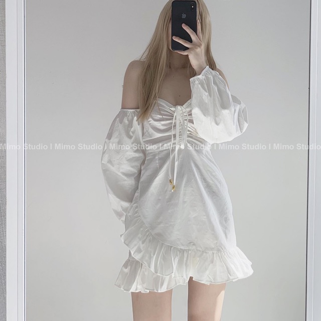 ĐẦM TRẮNG TRỄ VAI