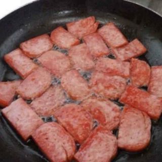 Thịt hộp ,,spam classic 300g, - Hàn Quốc