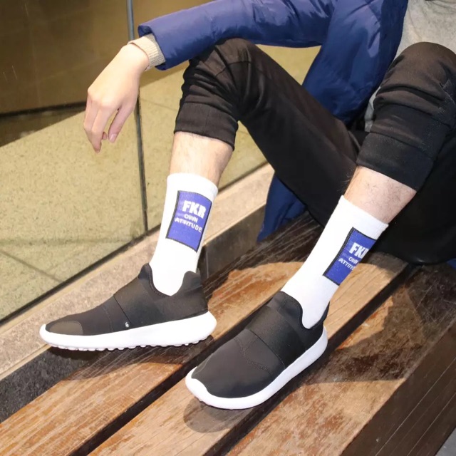 Vớ tất cao cổ cá tính phối chữ “FKR”