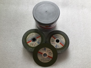 Đá cắt sắt loại 10cm .