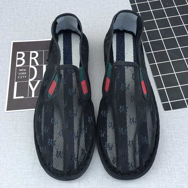 Giày Lười Vải Lưới Đục Lỗ Thoáng Khí Thêu Hình Ma Độc Đáo