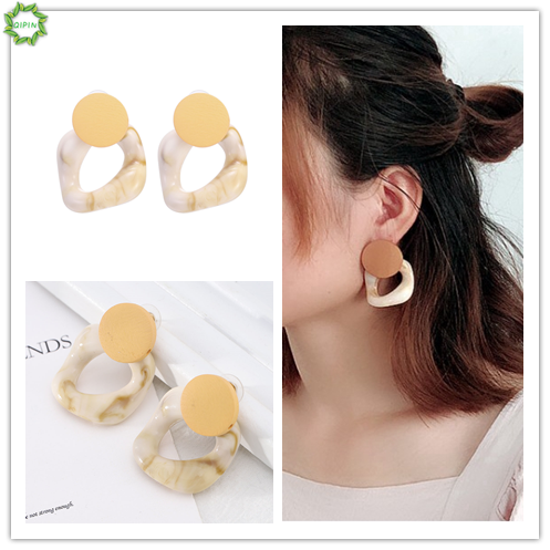 Bông Tai Tròn Bằng Gỗ Kiểu Dáng Thanh Lịch