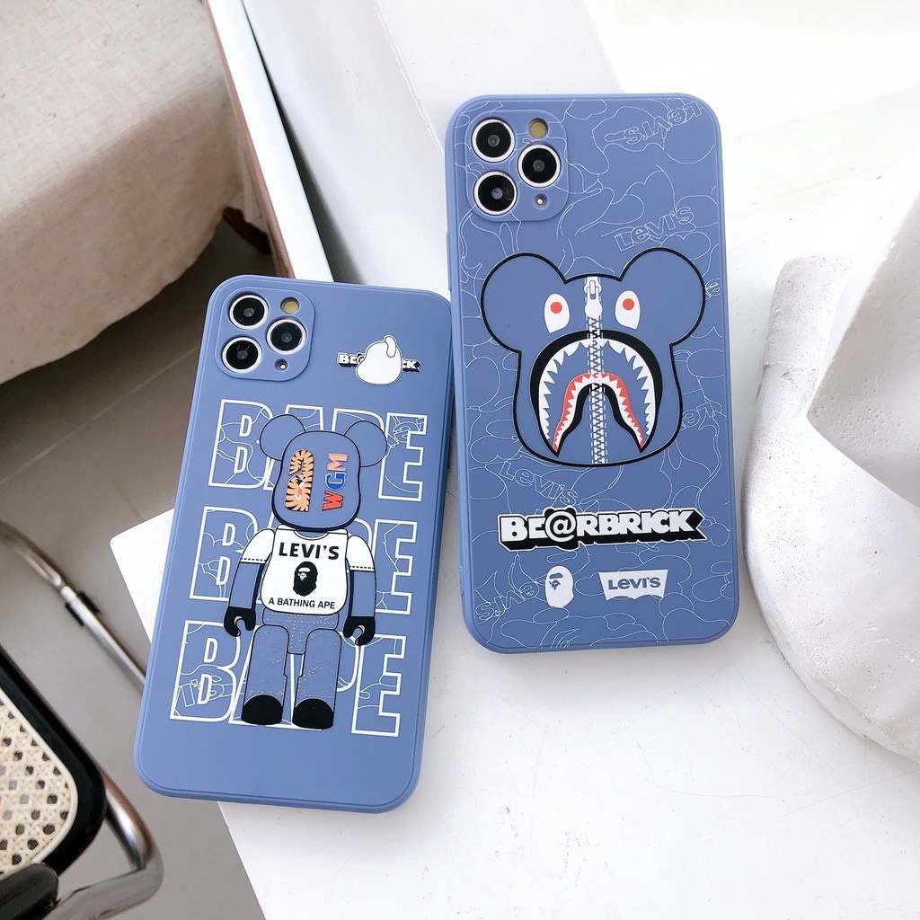 Ốp lưng iphone hình gấu bearbrick levis cạnh vuông bảo vệ camera chống sốc 7plus/8plus/x/xs/xsmax/11/12/13/pro/promax