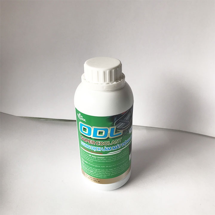 Nước làm mát động cơ ô tô , xe hơi chai 500ml màu xanh , đỏ