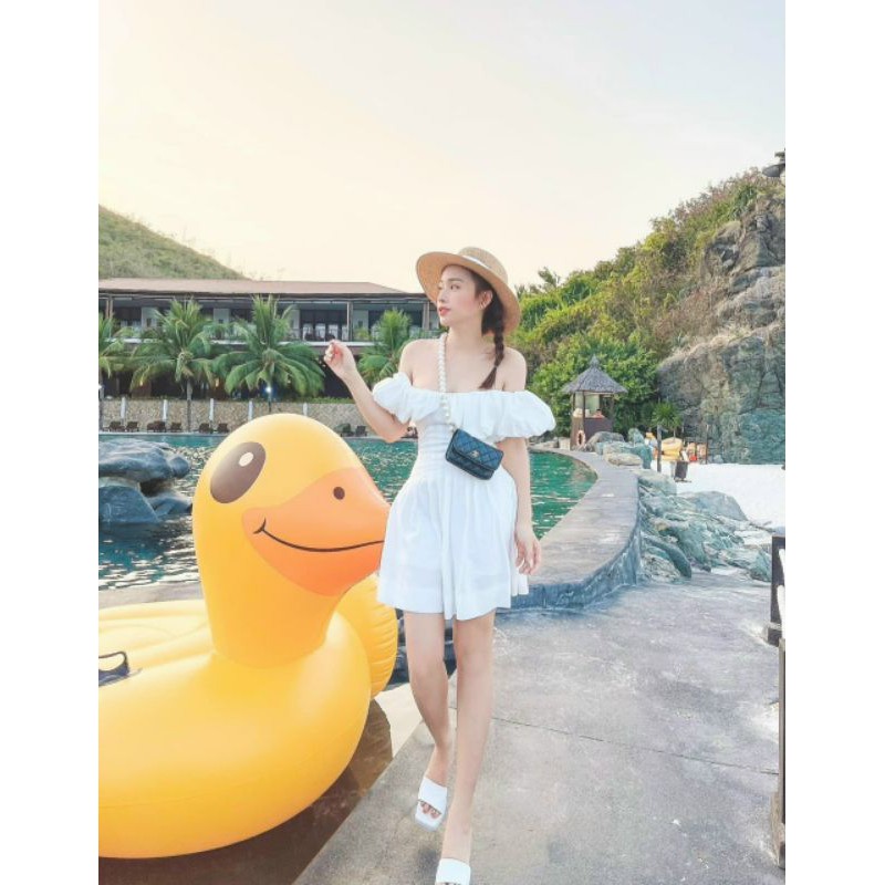 Đầm trắng xếp li eo bồng