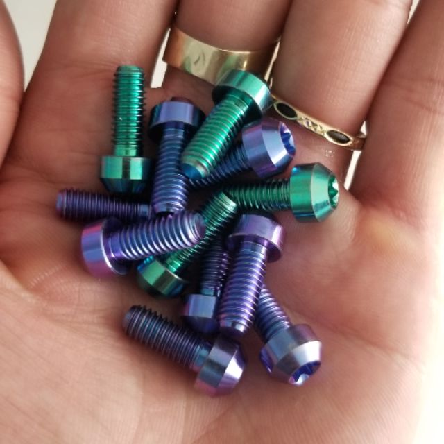 Ốc titan 6ly15 trụ