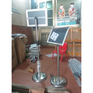 Bảng chi dẫn inox, Giá để menu đứng