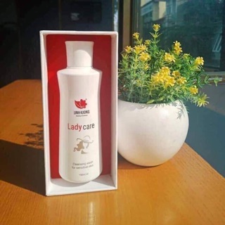Dung dịch vệ sinh phụ nữ Lady care