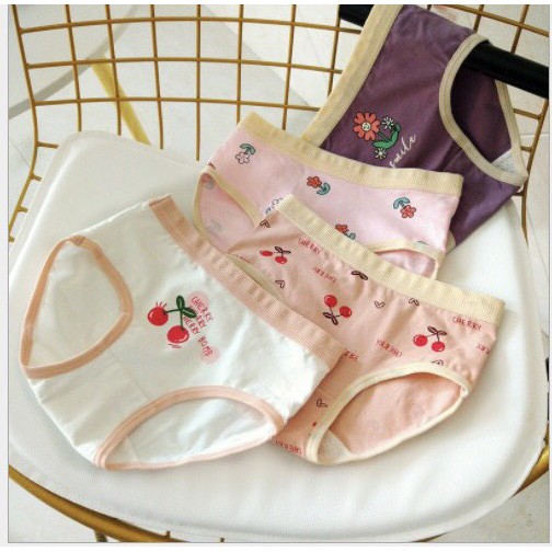 Quần lót bé gái