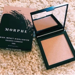 Phấn bắt sáng High Impact Highlighter màu Spark - do lỗi vận chuyển bị nứt 1 xíu nên sale còn 260k.