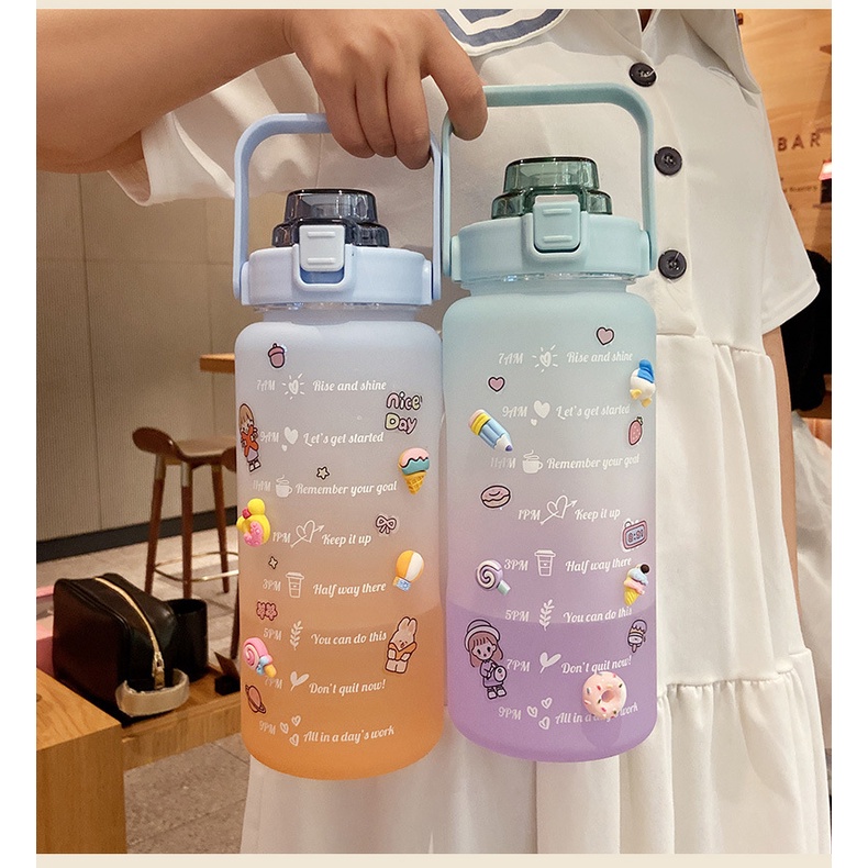Bình nước 2 lít tặng Sticker dành cho người lười uống nước EOMART  bình nước cute 2L có ống hút, vạch chia nhắc giờ