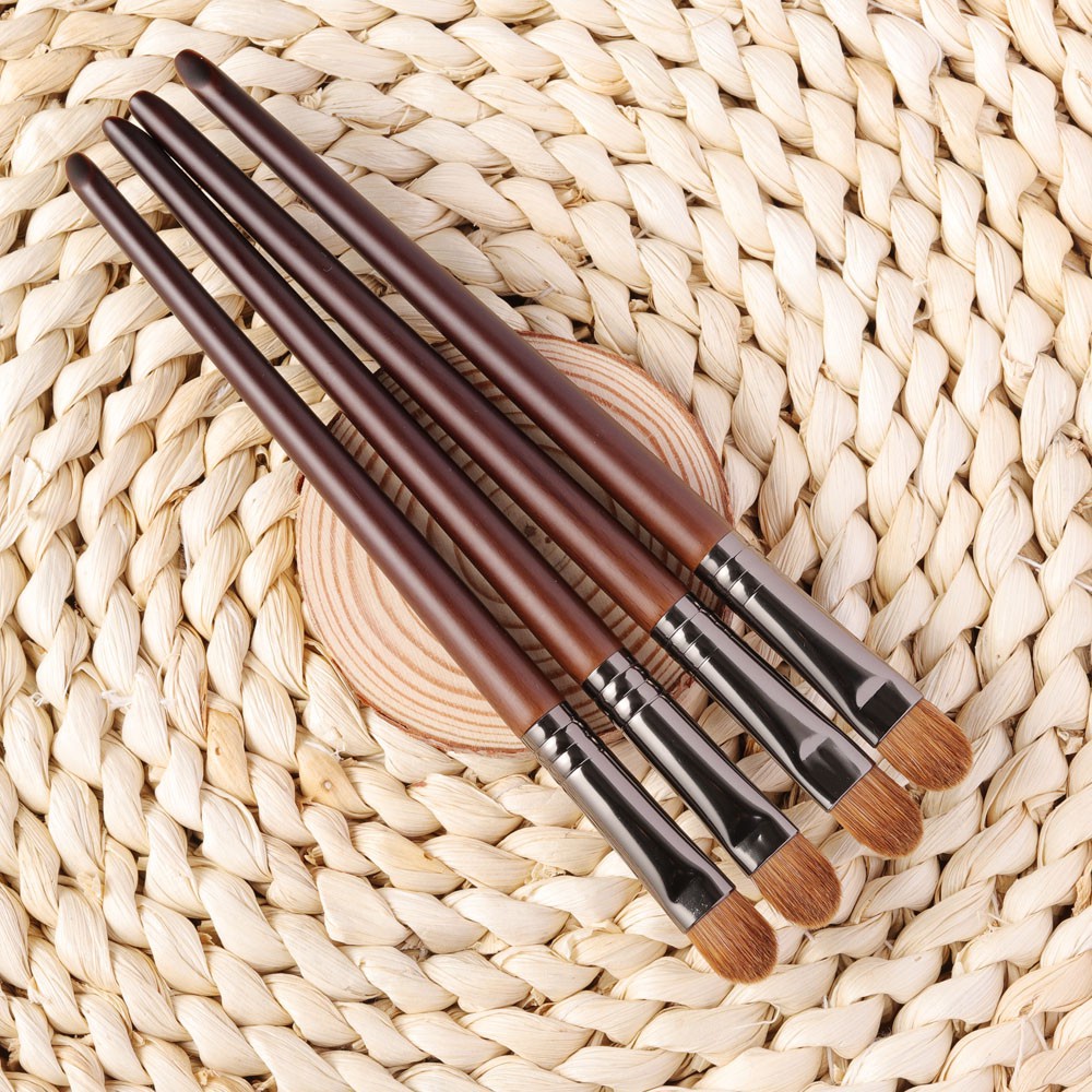 Set 2 cọ trang điểm OVW XQ1217 cỡ vừa sử dụng tiện lợi