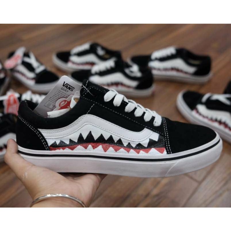 Giày Thể Thao Old Skool Cá Mập Răng Cưa Đen Trắng