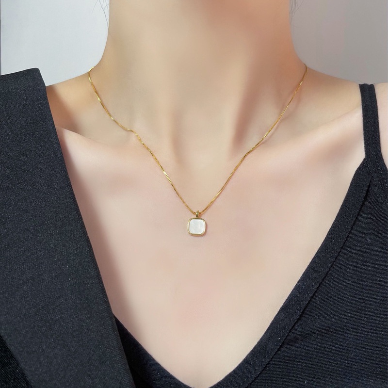 Vòng cổ Vỏ Sò Vuông Sang Trọng C366