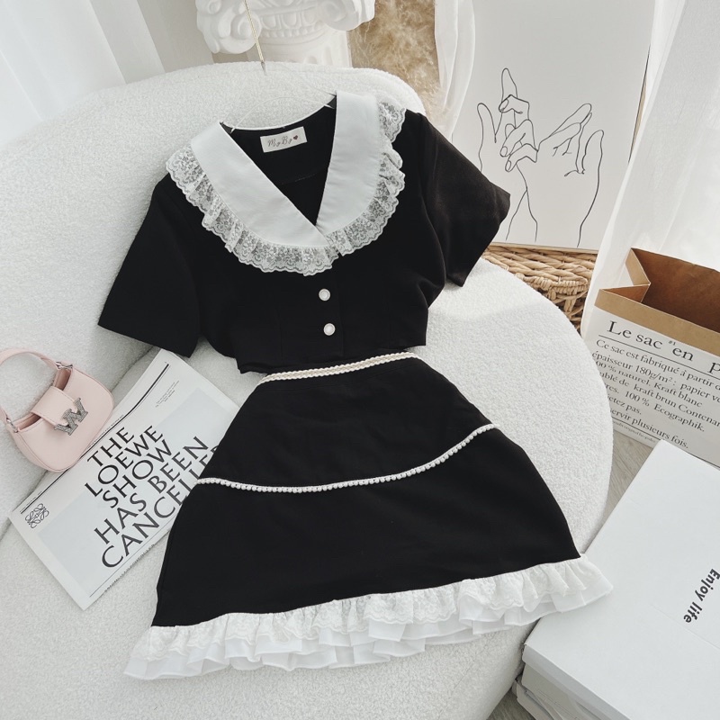 SET ÁO CROPTOP NÚT CỔ SEN BÈO TRẮNG + CHÂN VÁY ĐEN VIỀN BÈO