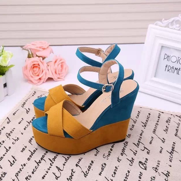 CÓ SẴN MÀU BEE SIZE 38 A158 giầy cao gót giầy đế xuồng phối mầu thời trang trẻ trung;.