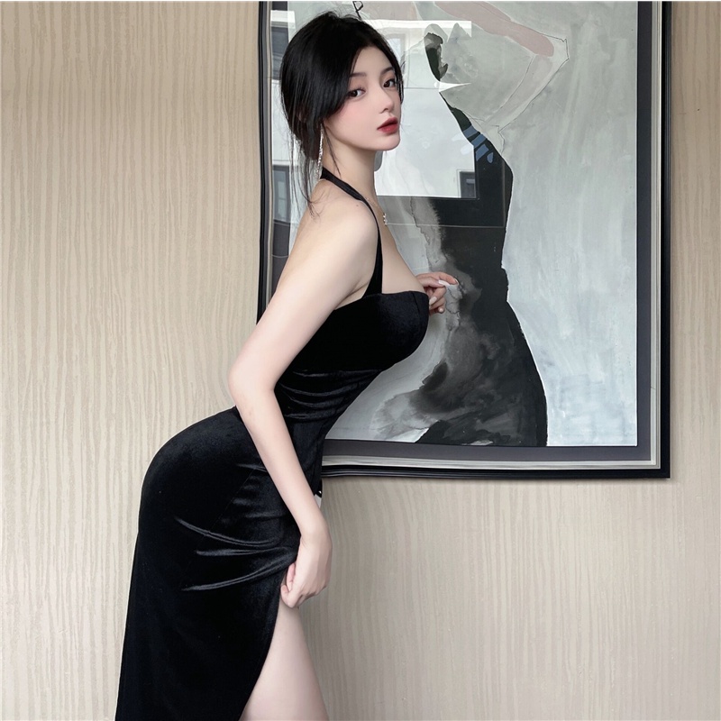 Đầm nhung dây yếm cổ ôm body tôn dáng sexy gợi cảm hở lưng vai dài xẻ tà đỏ tết noel dự tiệc sang trọng 2 màu