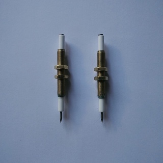 2 cọc sứ đánh lửa bếp gas âm đa năng
