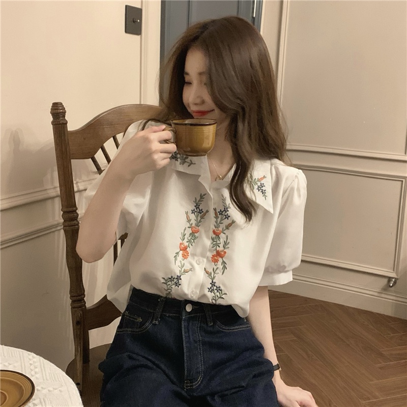 Áo sơ mi nữ thêu hoa tay bồng nhẹ nhàng