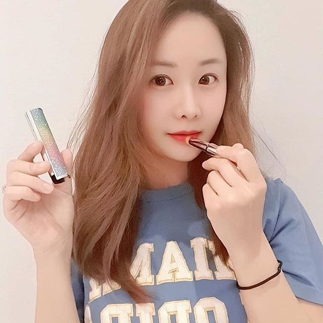 Son Dưỡng Môi Có Màu YNM Rainbow Honey Lip Balm