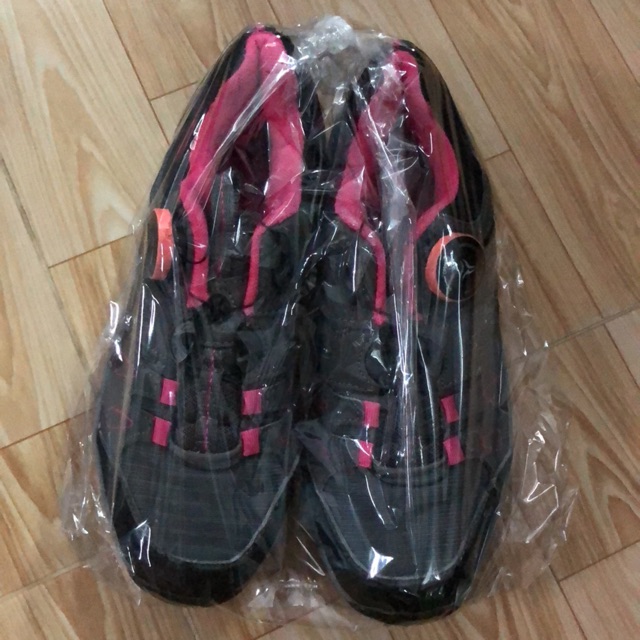 Giày 2 hand