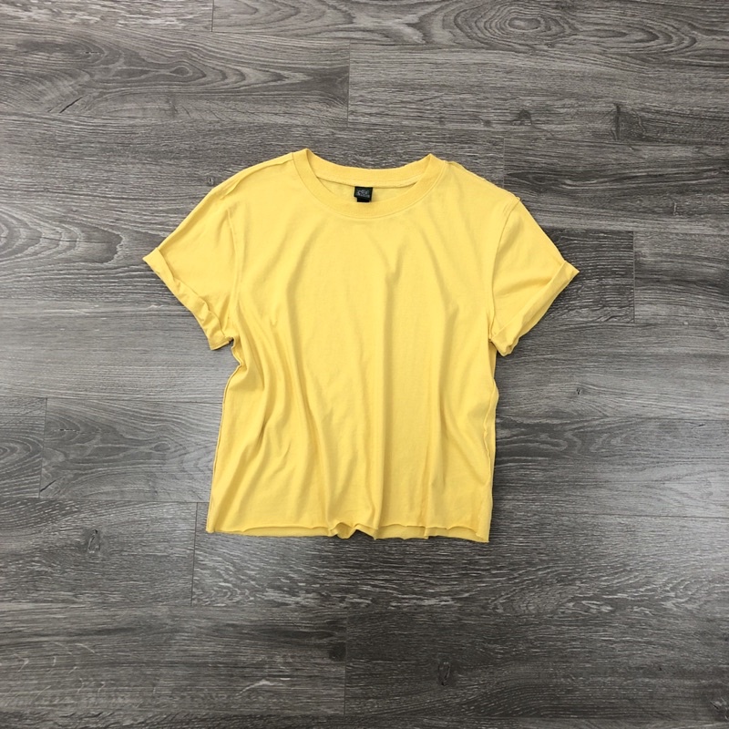 Áo thun cổ tròn Short Sleeve Roll Cuff Boxy T-Shirt Wild Fable • Storenyy