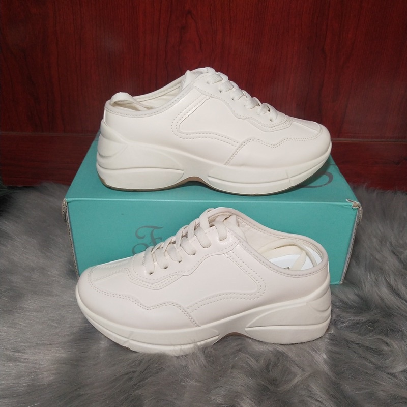 Sục GC Nữ Trơn Siêu Đẹp