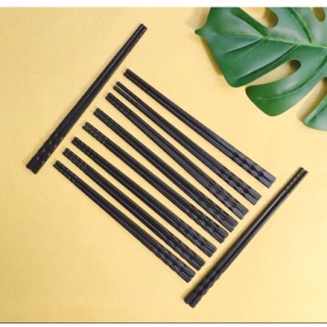 Vỉ 10 đôi đũa phíp đen cao cấp sang trọng chống trơn, kháng khuẩn, chuyên dùng cho nhà hàng khách sạn và gia đình