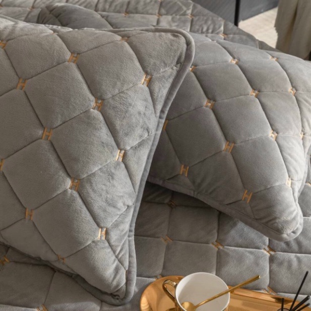 Sét ga gối nỉ nhung thêu chữ H siêu đẹp mẫu mới 2020 có túi đựng Giá rẻ