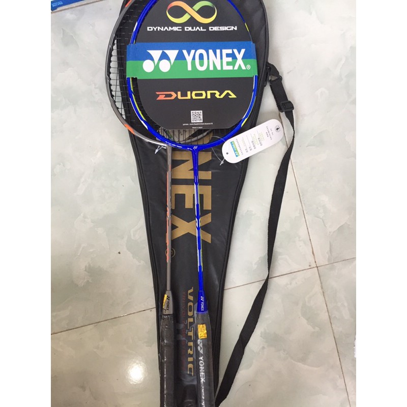 2 chiếc vợt yonex hàng sịn