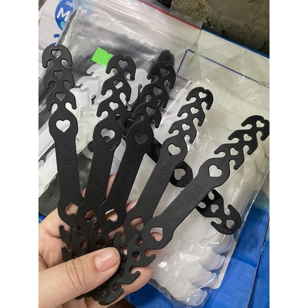 Dây Móc Khẩu Trang, Tai Giả Chất Liệu Nhựa Dẻo
