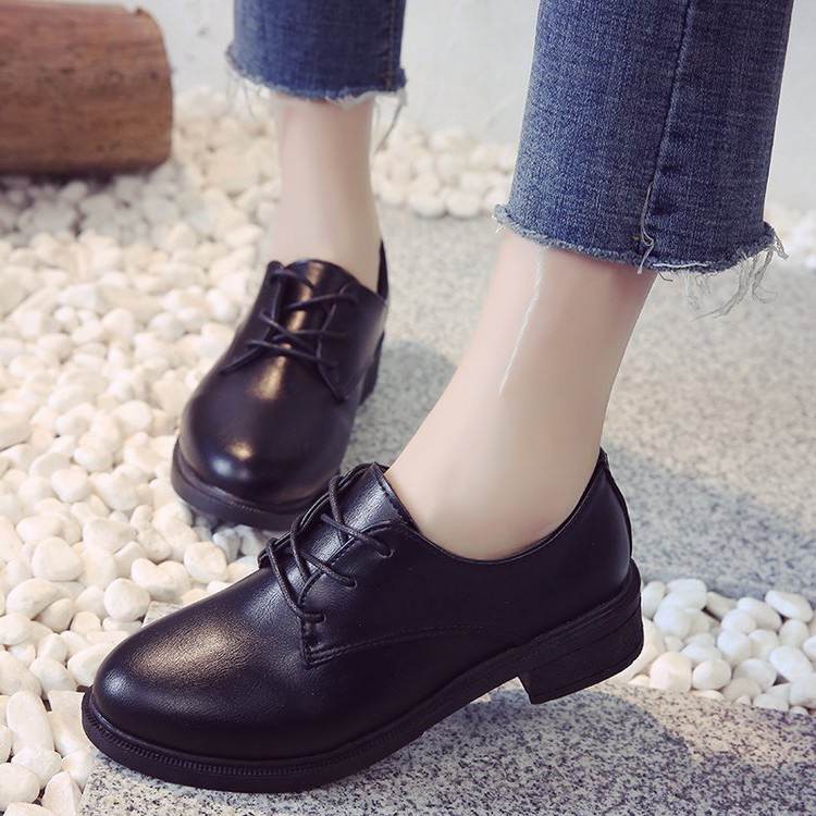 Các loại giày boot nữ được ưa chuộng nhất hiện nay .