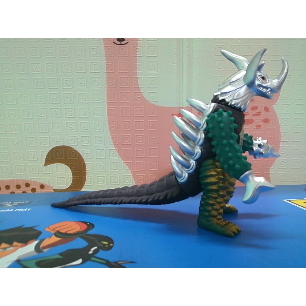 Mô hình Quái vật King Tyrant Kaiju Bandai Ultraman Monster Serie Siêu nhân điện quang