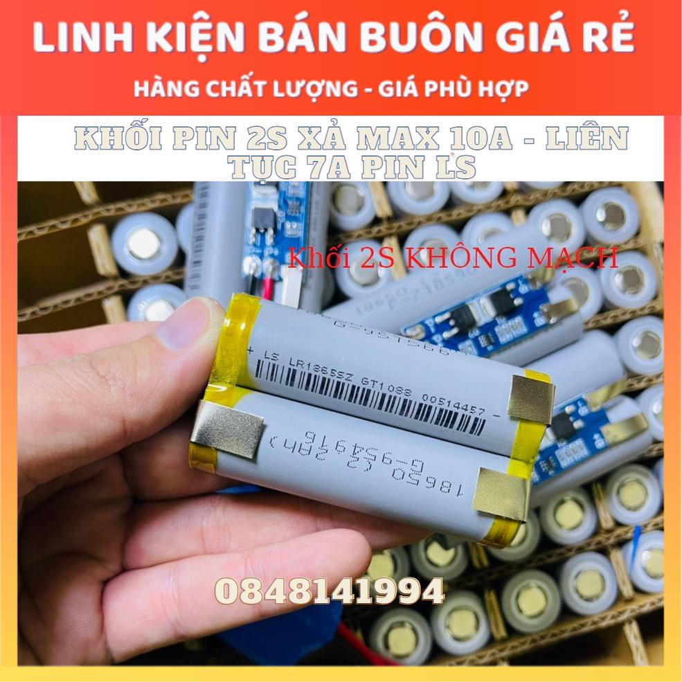 Khối pin 2S 2600mAH - 10A/25A. (7,4V Cạn - 8,4V Đầy). Được đóng từ 2 cell pin Lithium 18650 Mới. Có mạch bảo vệ 2S