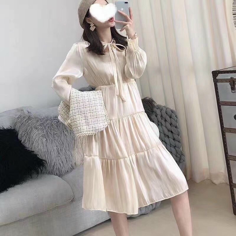 Set áo gile dạ váy tơ tầng cổ nơ